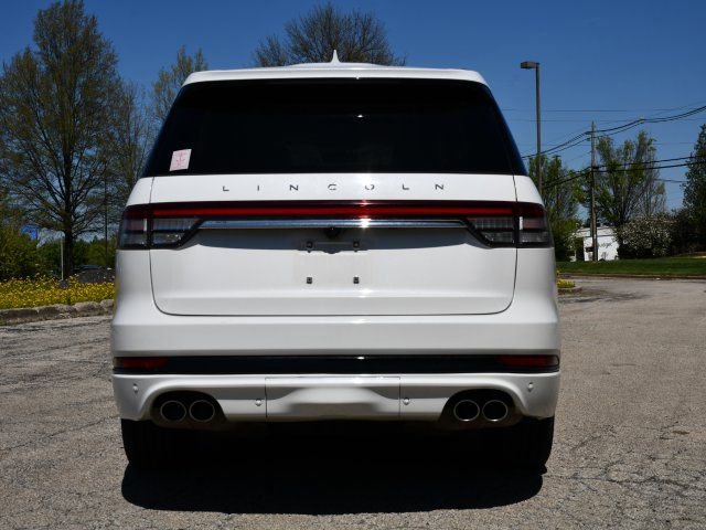 Used 2020 Lincoln Aviator Grand Touring w/ Equipment Group 302A image 6