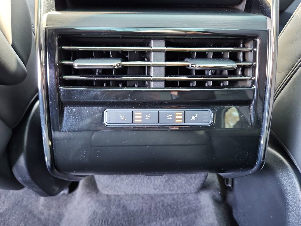 Used 2025 Land Rover Range Rover Sport SE image 27