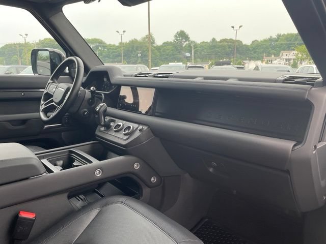 Used 2024 Land Rover Defender 110 X-Dynamic SE AWD/4WD image 30