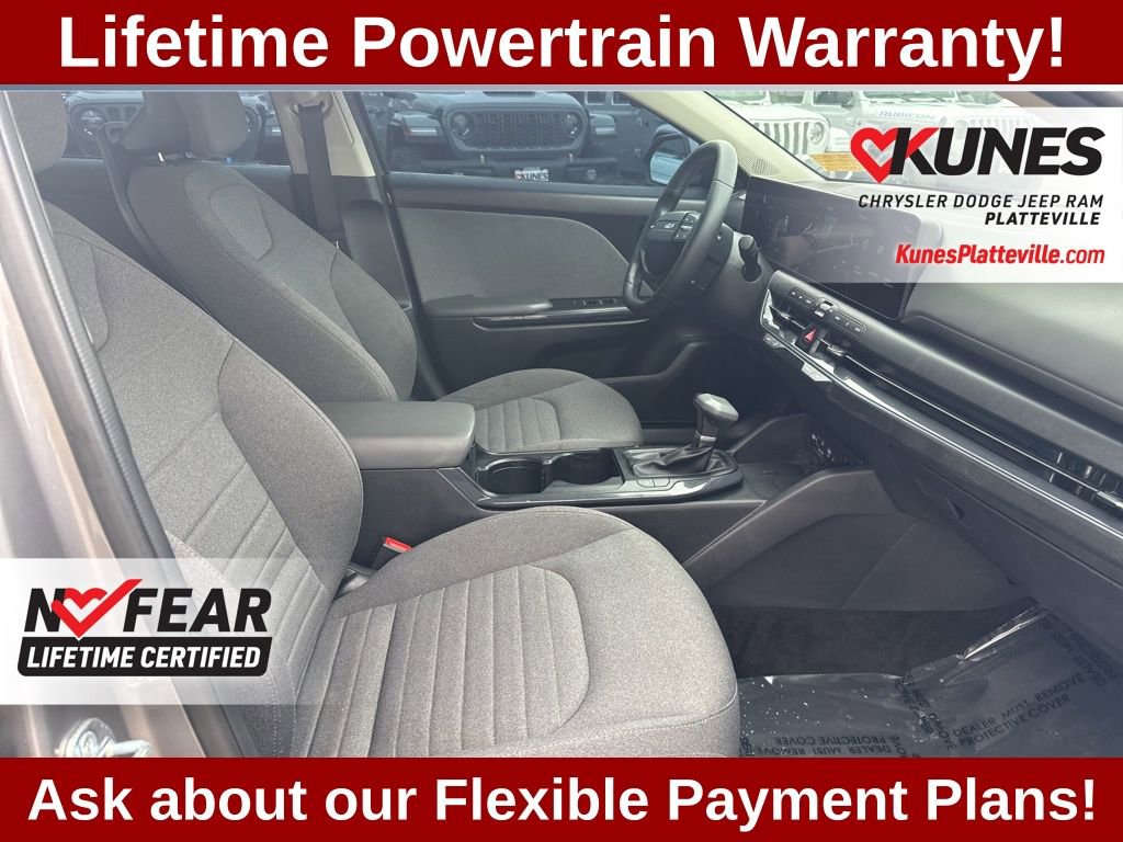 Used 2025 Kia K4 EX image 24