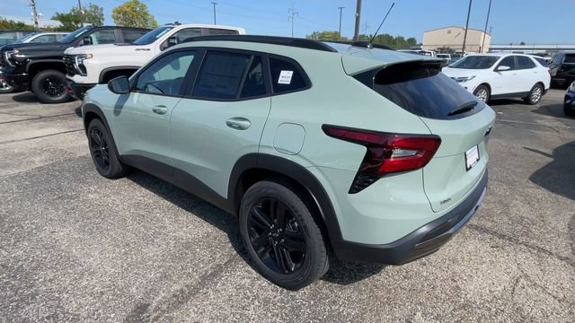 New 2026 Chevrolet Trax ACTIV w/ Sunroof Package FWD image 8
