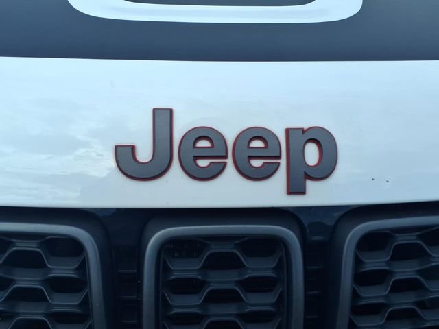 Certified 2019 Jeep Grand Cherokee Trailhawk AWD/4WD image 12