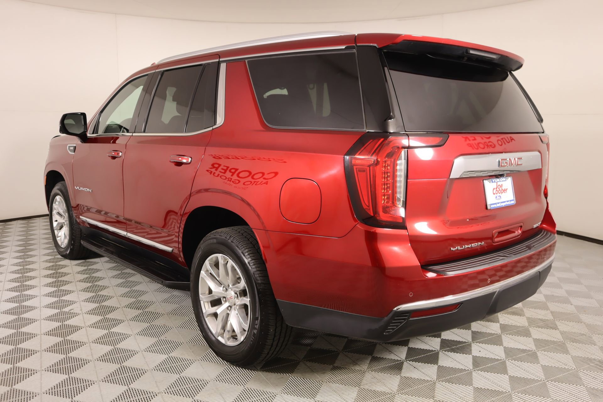 Used 2023 GMC Yukon SLT w/ SLT Premium Package AWD/4WD image 26