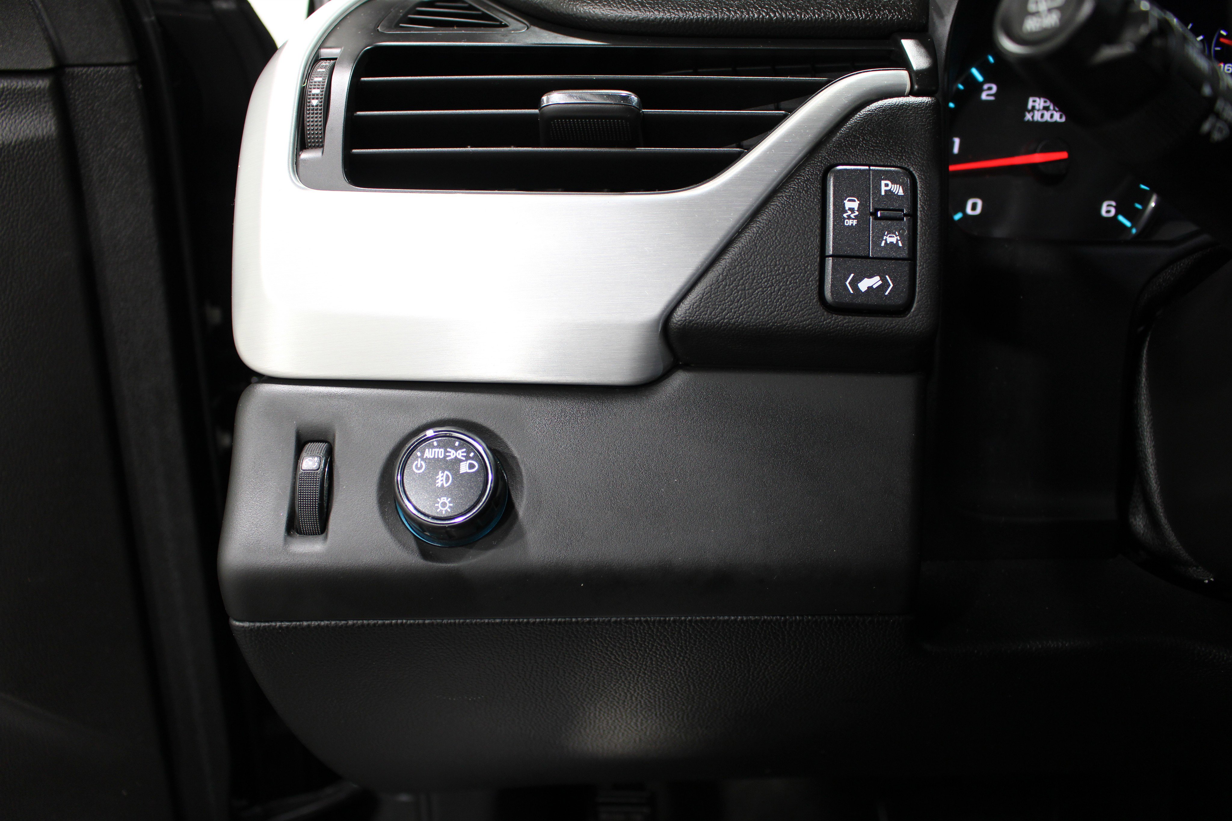 Used 2017 GMC Yukon SLT RWD image 11