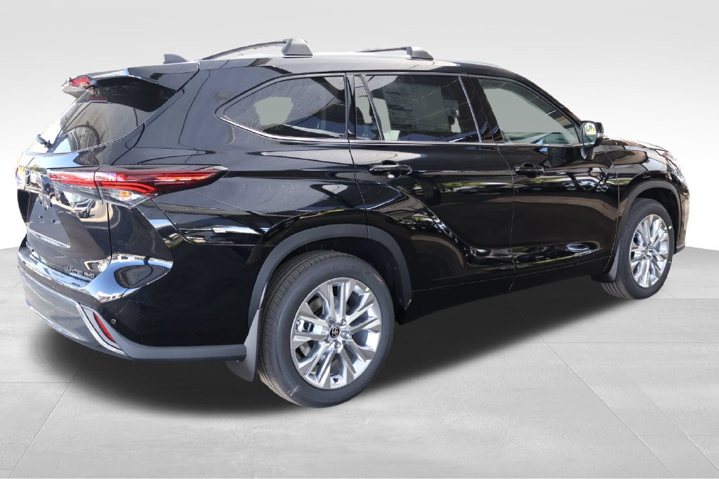 New 2026 Toyota Highlander Limited AWD/4WD image 16
