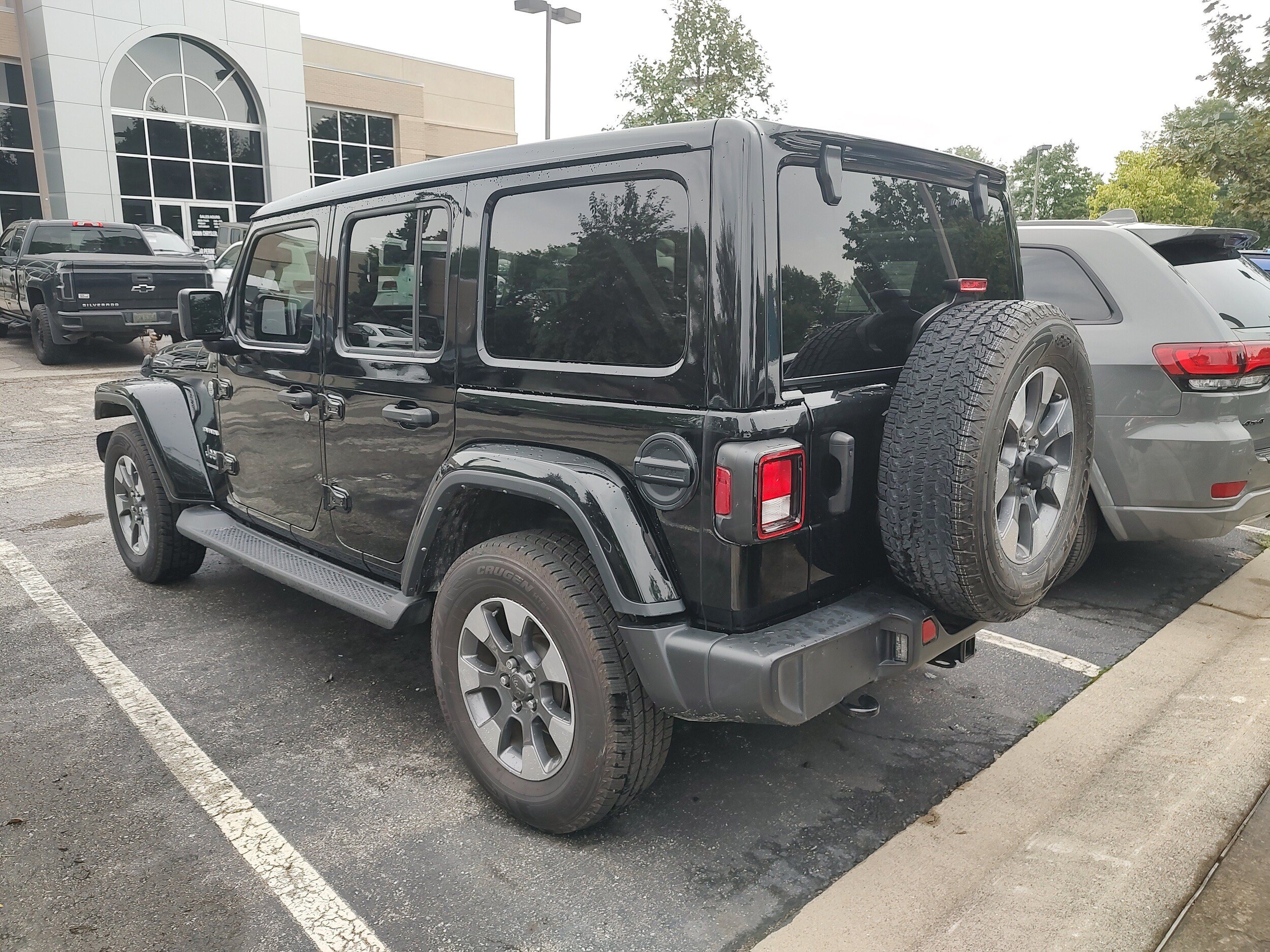 Certified 2023 Jeep Wrangler Unlimited Sahara w/ Cold Weather Group AWD/4WD image 4