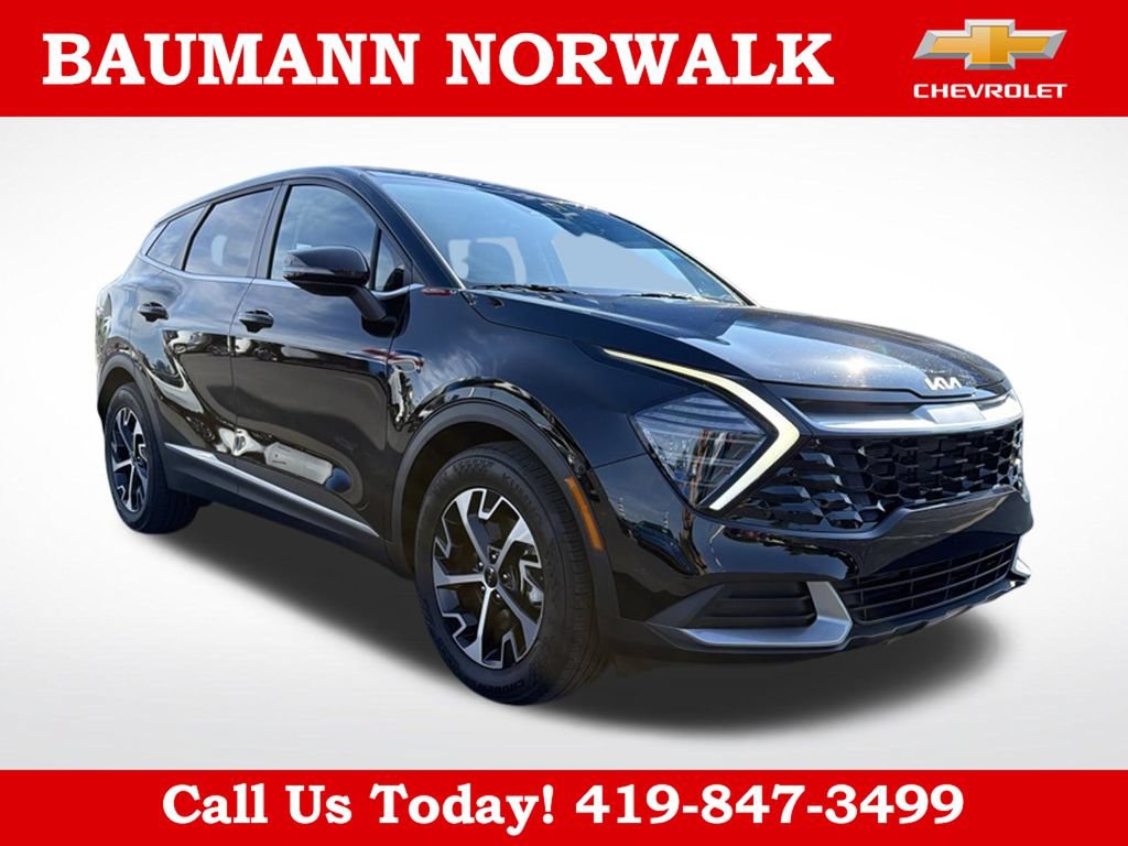 Used 2025 Kia Sportage EX FWD image 1
