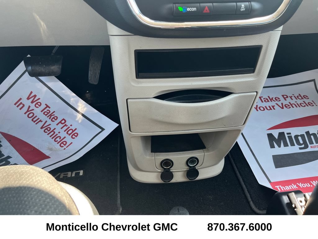 Used 2017 Dodge Grand Caravan SE w/ UConnect Hands-Free Group FWD image 20
