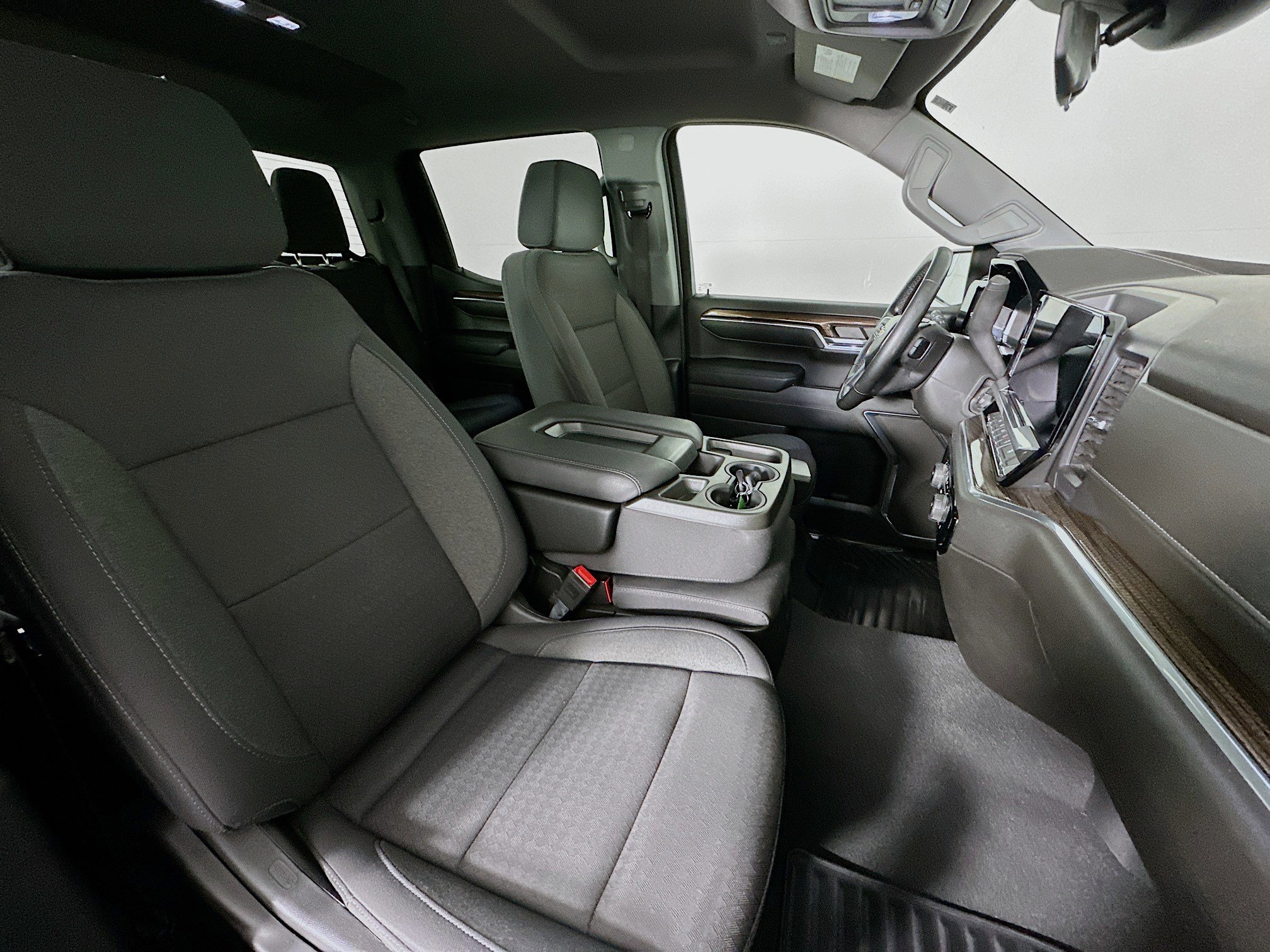 Used 2023 Chevrolet Silverado 1500 LT image 30