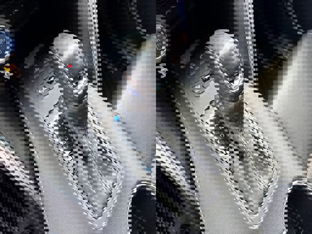 Used 2021 Toyota Venza Limited image 33