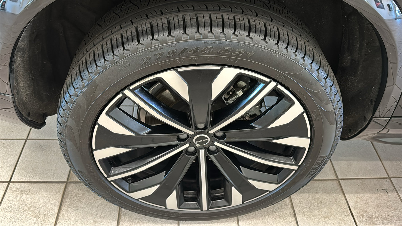 Used 2025 Volvo XC90 B6 Ultra w/ Protection Package Premier AWD/4WD image 33
