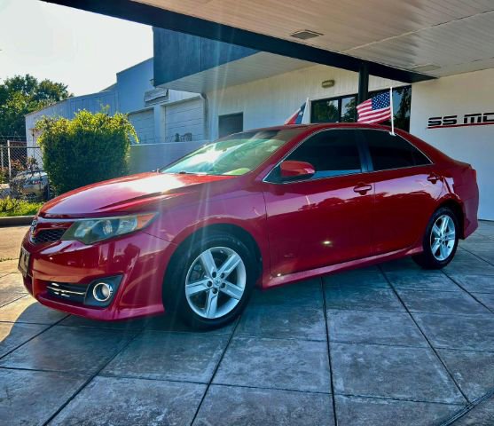 Used 2014 Toyota Camry SE