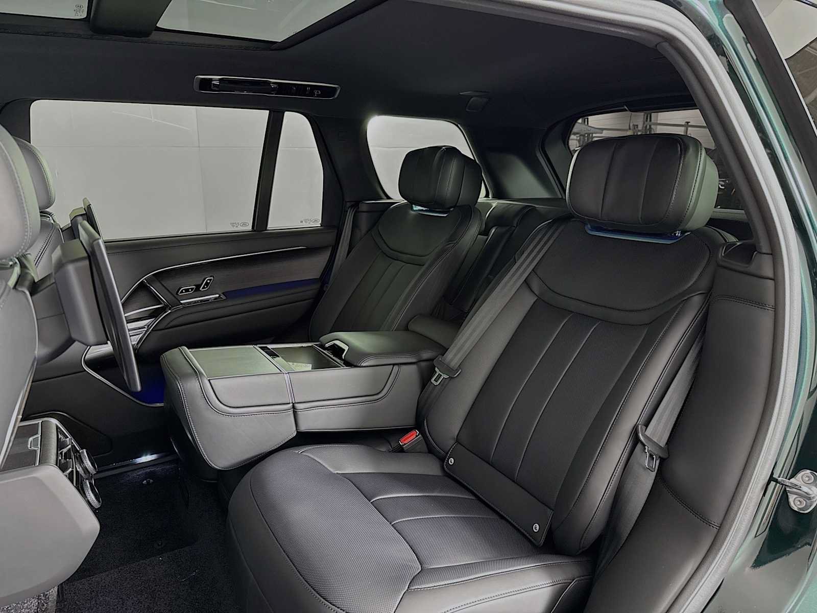 New 2026 Land Rover Range Rover Long Wheelbase Autobiography AWD/4WD image 22