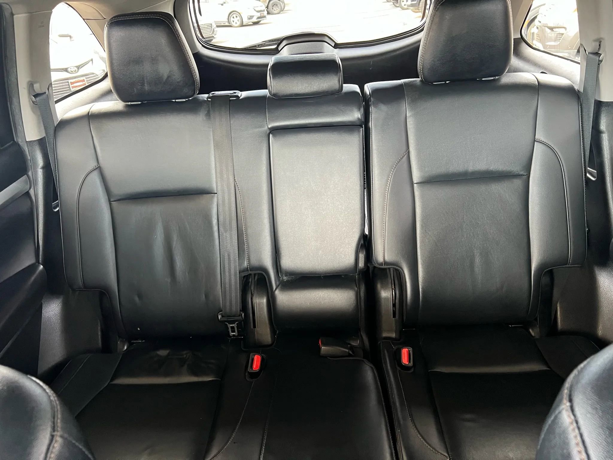 Used 2019 Toyota Highlander SE image 28
