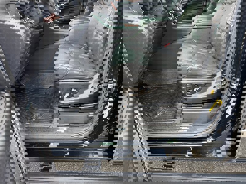 Used 2020 Cadillac Escalade ESV Premium Luxury image 18