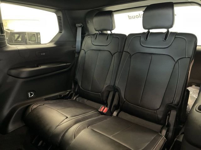 New 2026 Jeep Grand Cherokee L Limited image 24