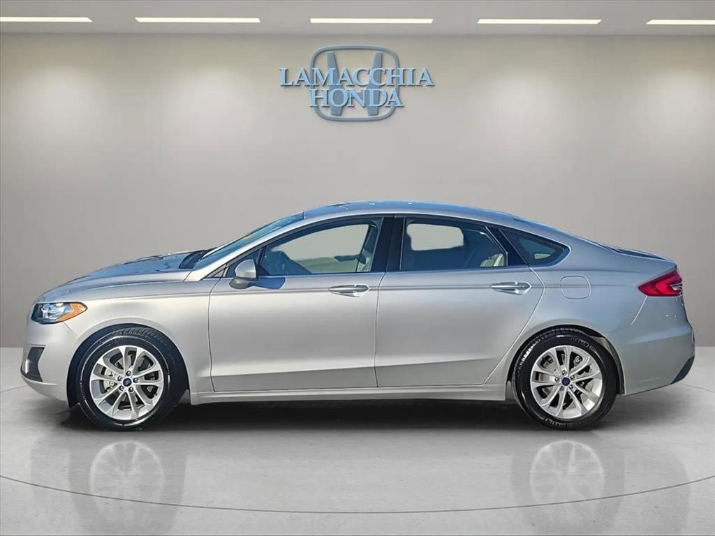 Used 2019 Ford Fusion SE FWD image 2