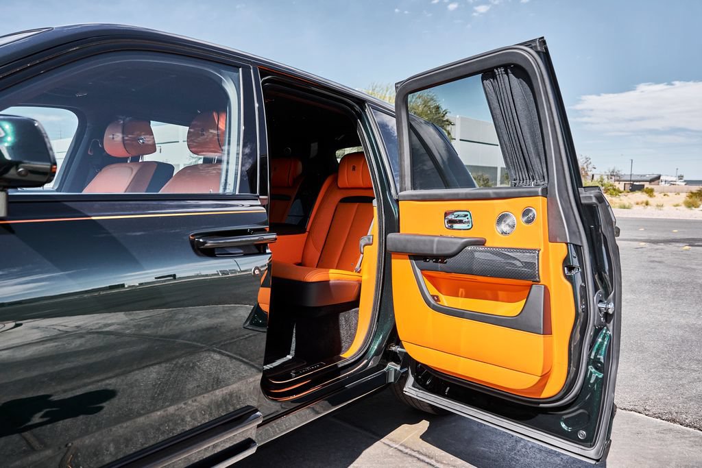 Used 2026 Rolls-Royce Cullinan Black Badge AWD/4WD image 33
