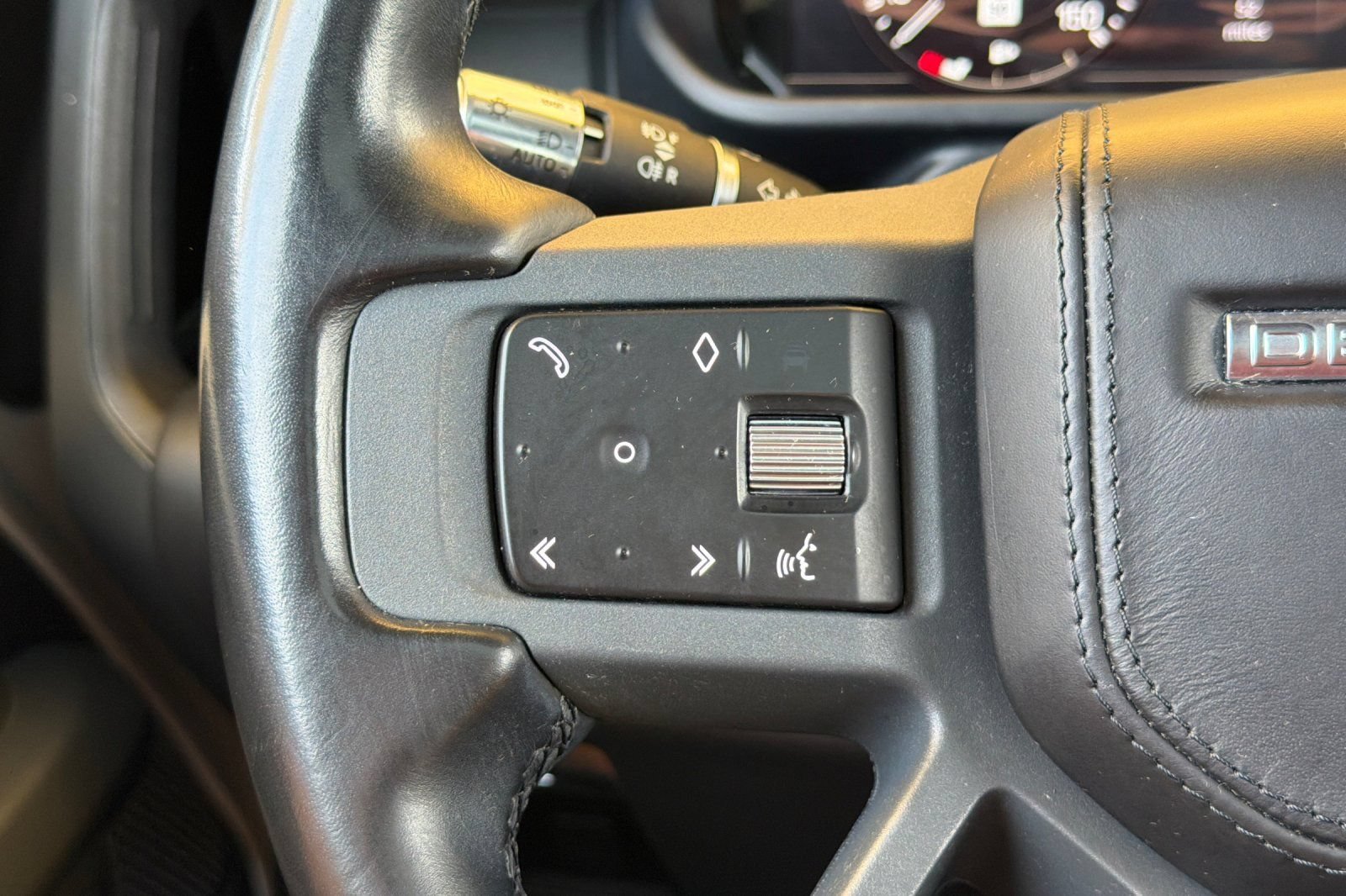 Used 2021 Land Rover Defender 110 X-Dynamic HSE AWD/4WD image 27