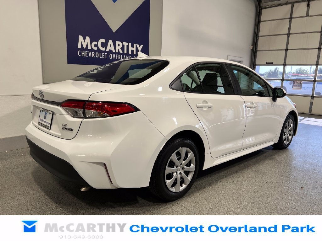 Used 2025 Toyota Corolla LE FWD image 5
