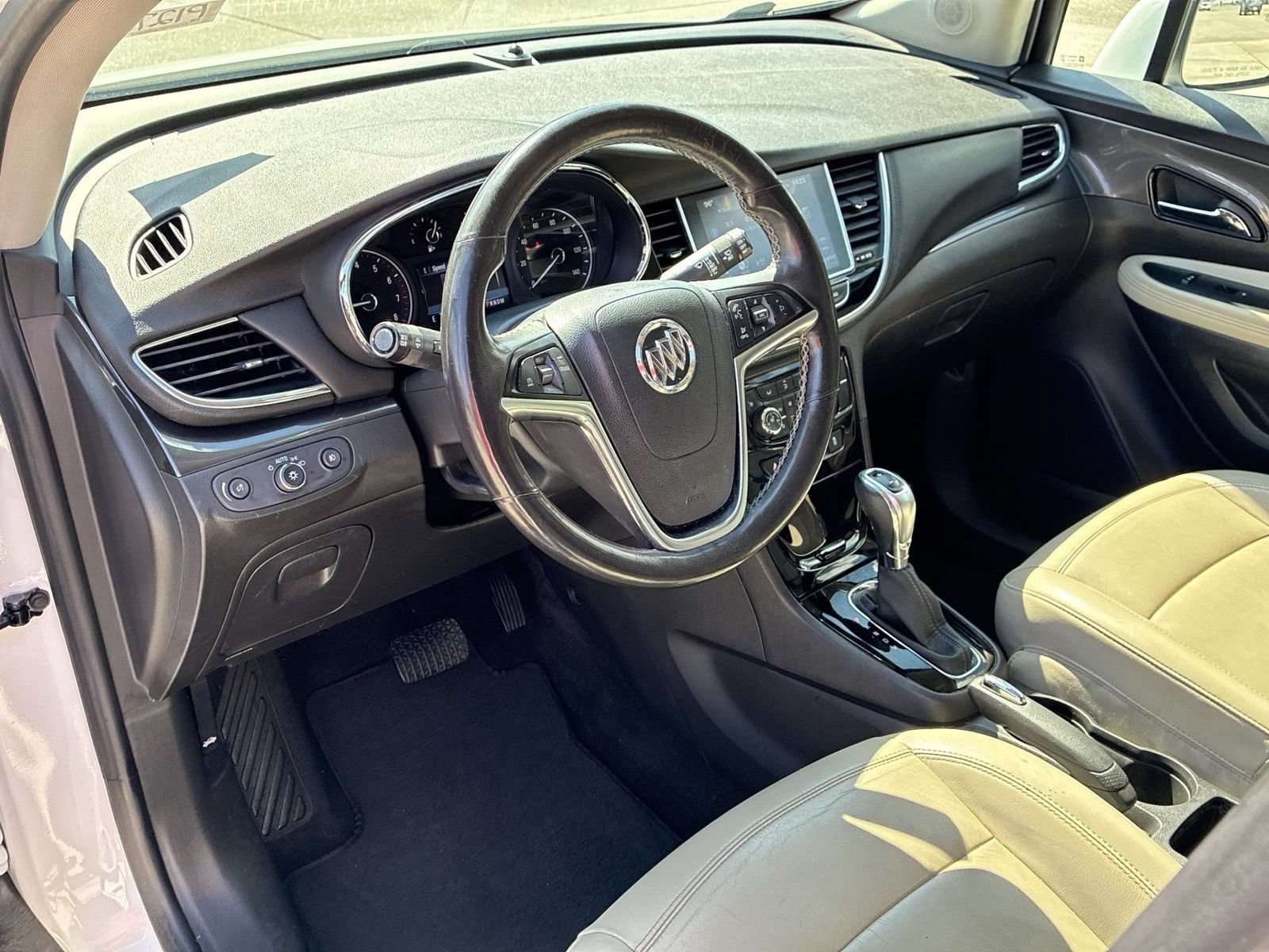 Certified 2019 Buick Encore Essence FWD image 10