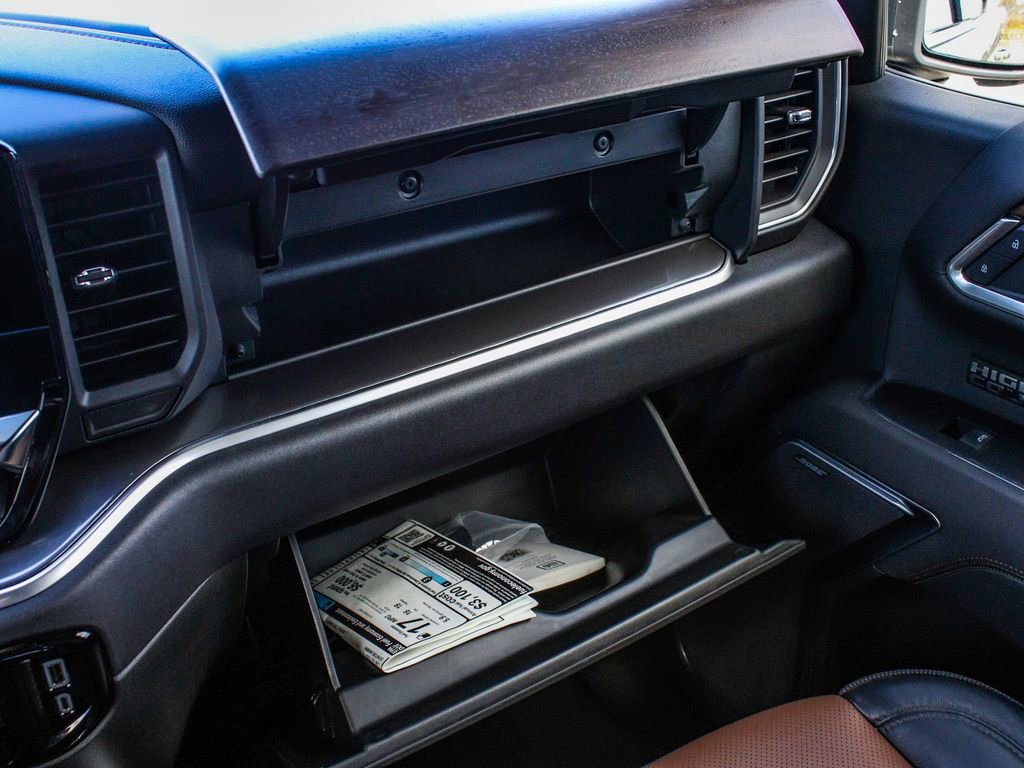 Used 2025 Chevrolet Silverado 1500 High Country image 18