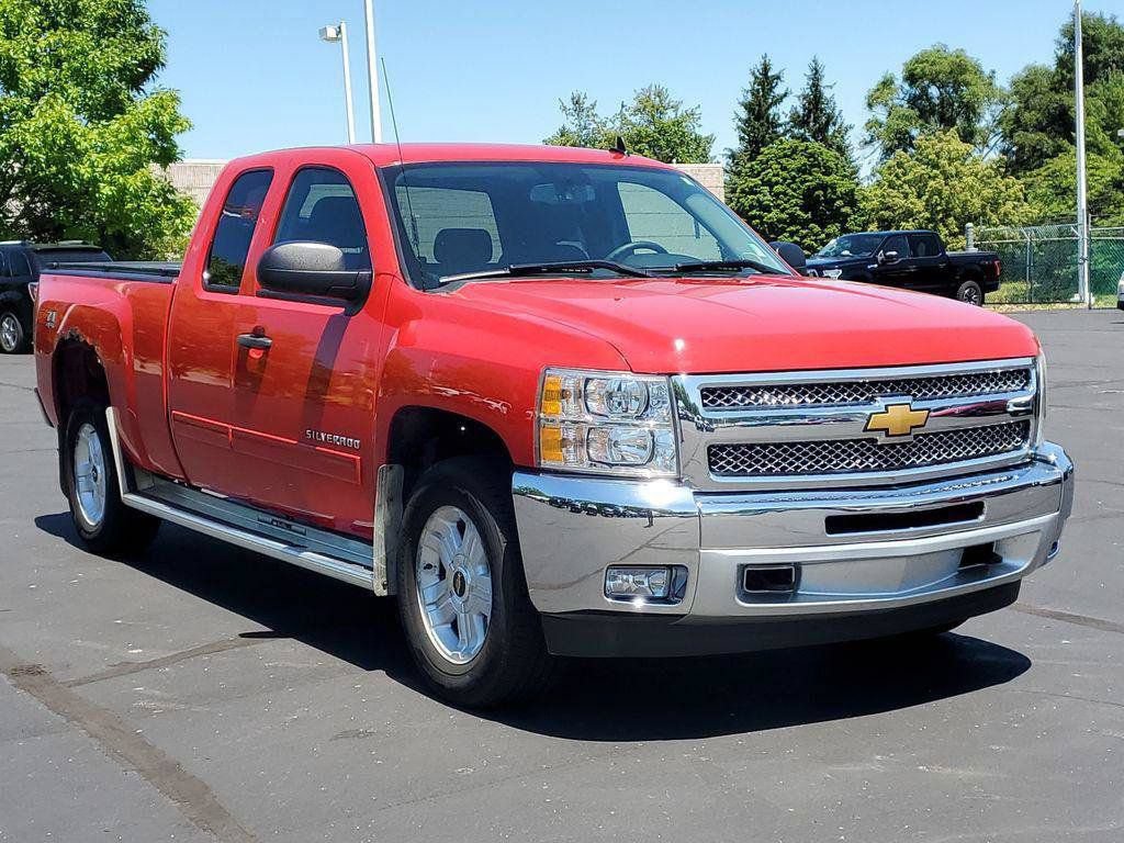 Used 2013 Chevrolet Silverado 1500 LT w/ All-Star Edition AWD/4WD image 2