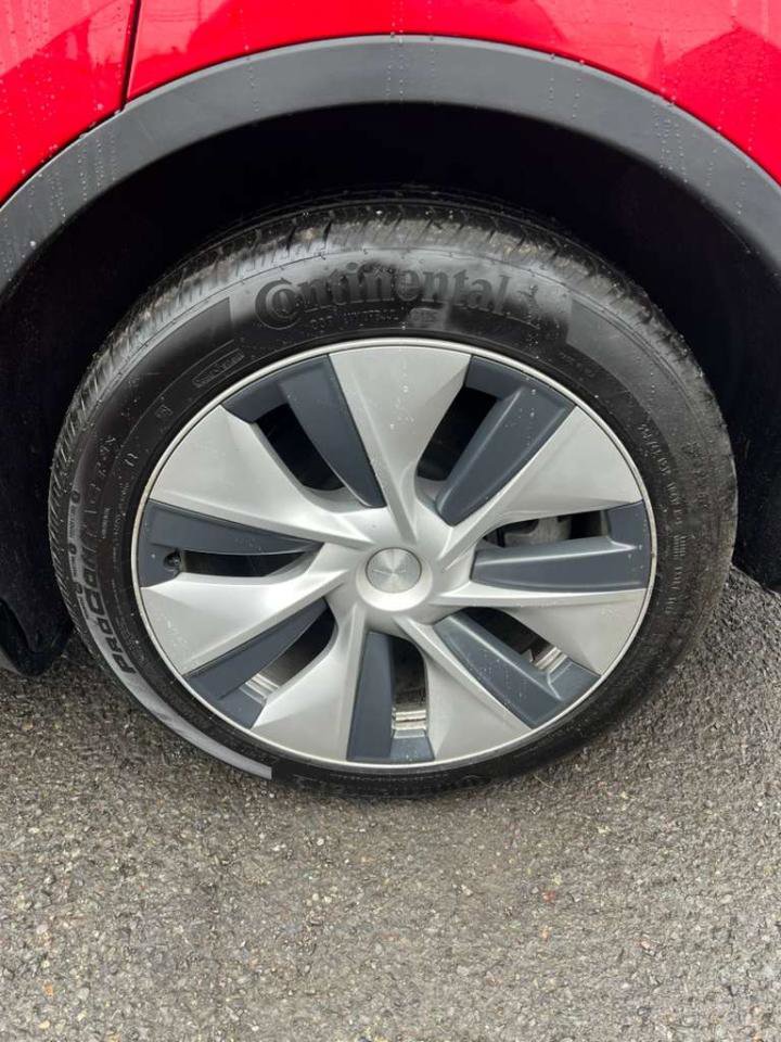 Used 2020 Tesla Model Y Long Range image 16