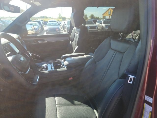 New 2024 Jeep Wagoneer L Series II w/ Convenience Group I image 13