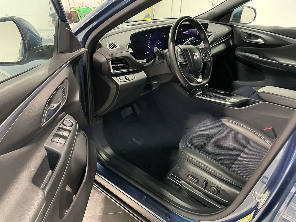 Used 2024 Buick Envista Preferred w/ Convenience I Package image 17