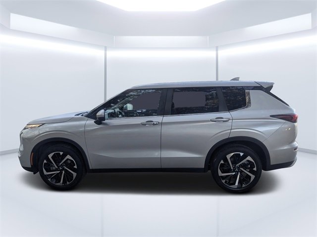Used 2022 Mitsubishi Outlander SE image 6