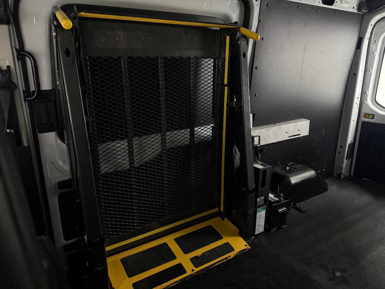 Used 2020 Ford Transit 250 Medium Roof RWD image 41