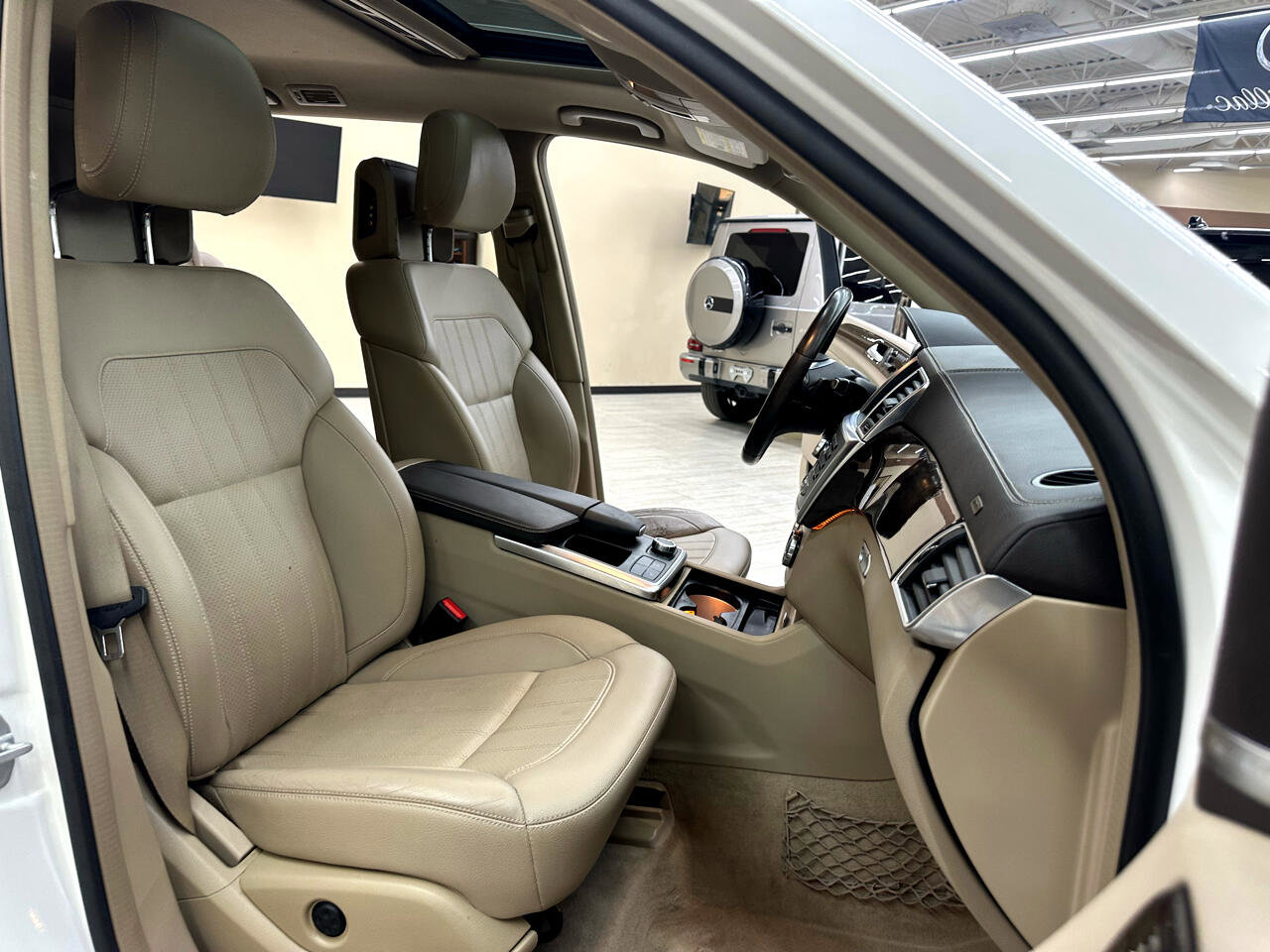 Used 2016 Mercedes-Benz GL 450 4MATIC w/ Premium I Package image 46