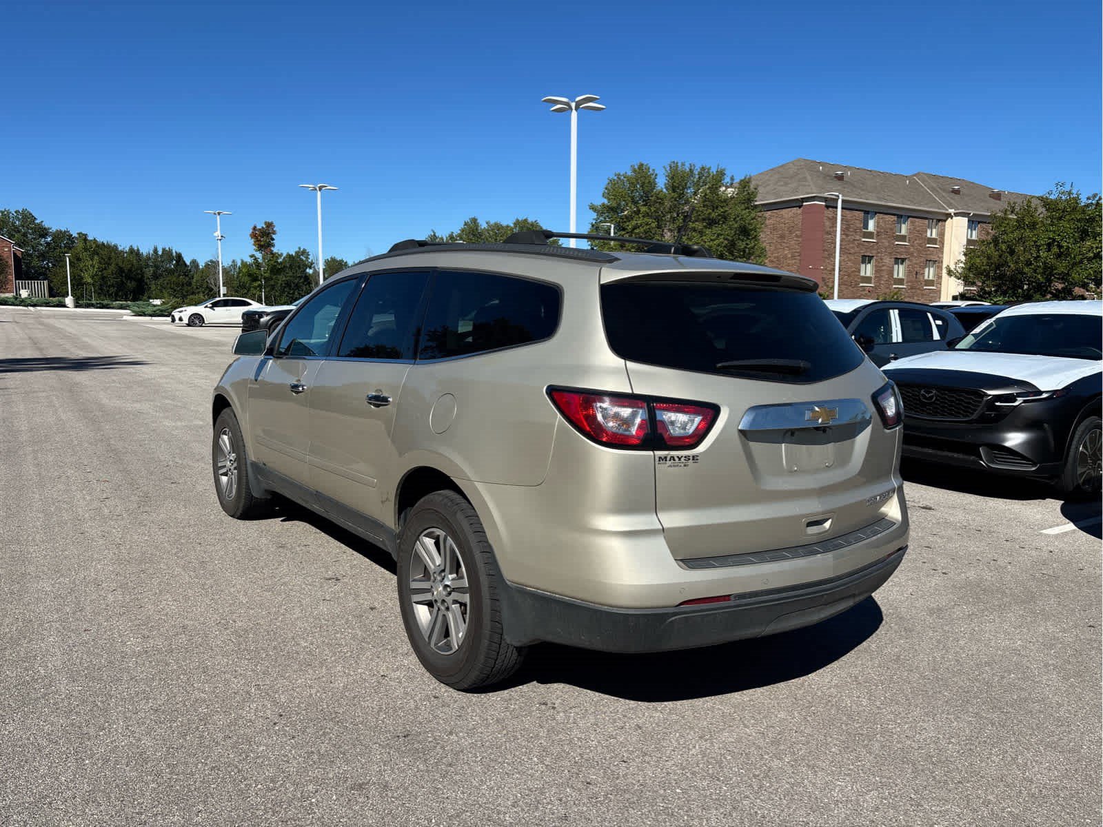 Used 2016 Chevrolet Traverse LT FWD image 3