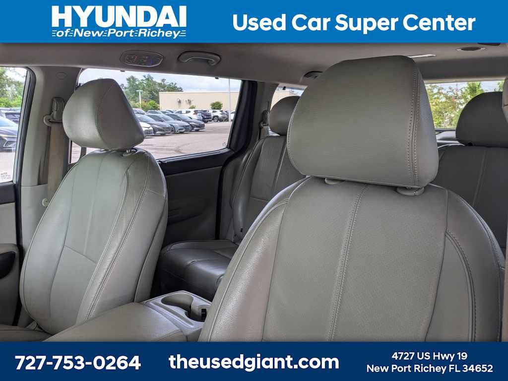 Used 2016 Kia Sedona LX w/ LX Convenience Package FWD image 7