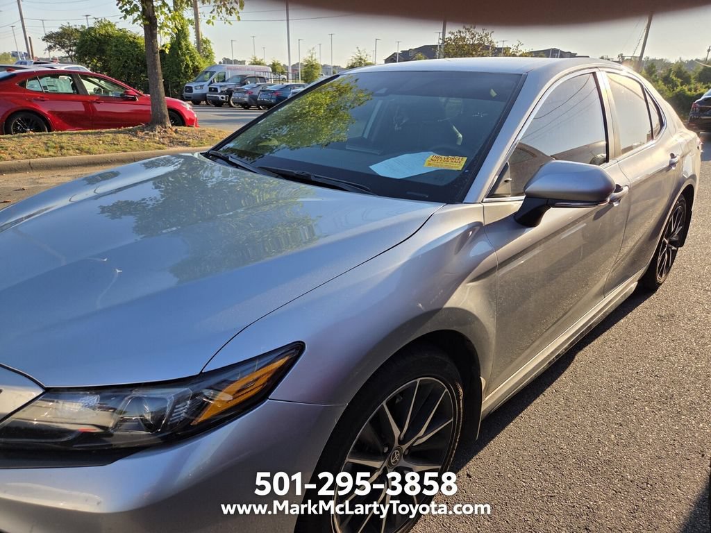 Used 2023 Toyota Camry SE FWD image 9