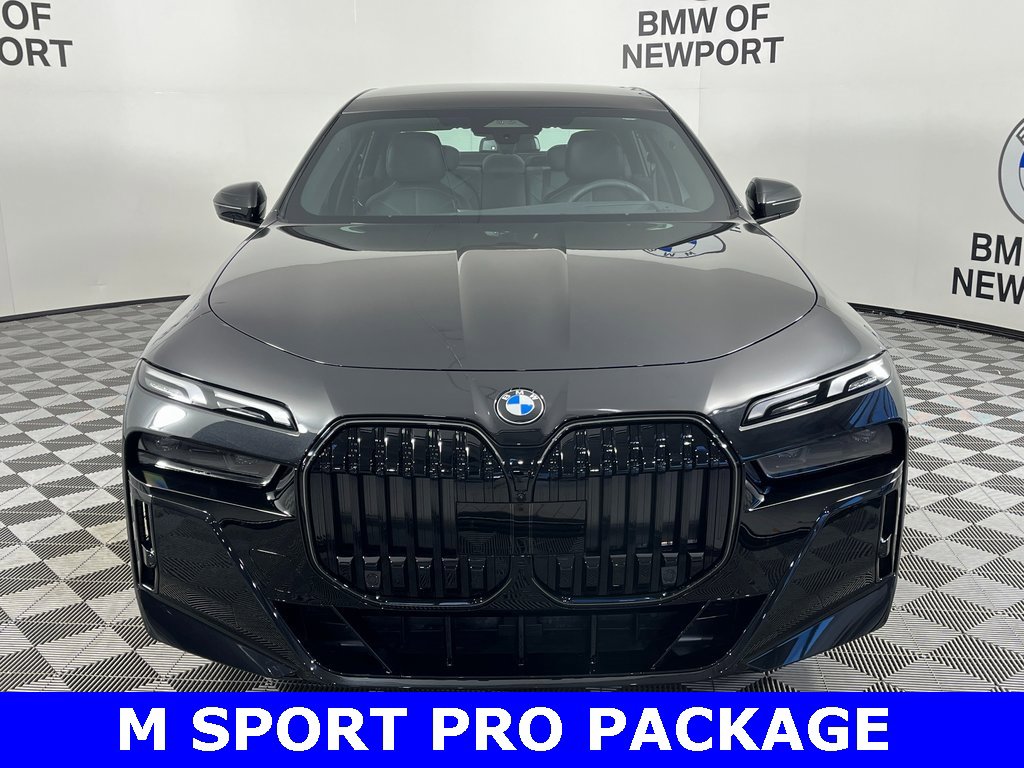 Used 2025 BMW 760i xDrive 760i xDrive w/ Premium Package image 5