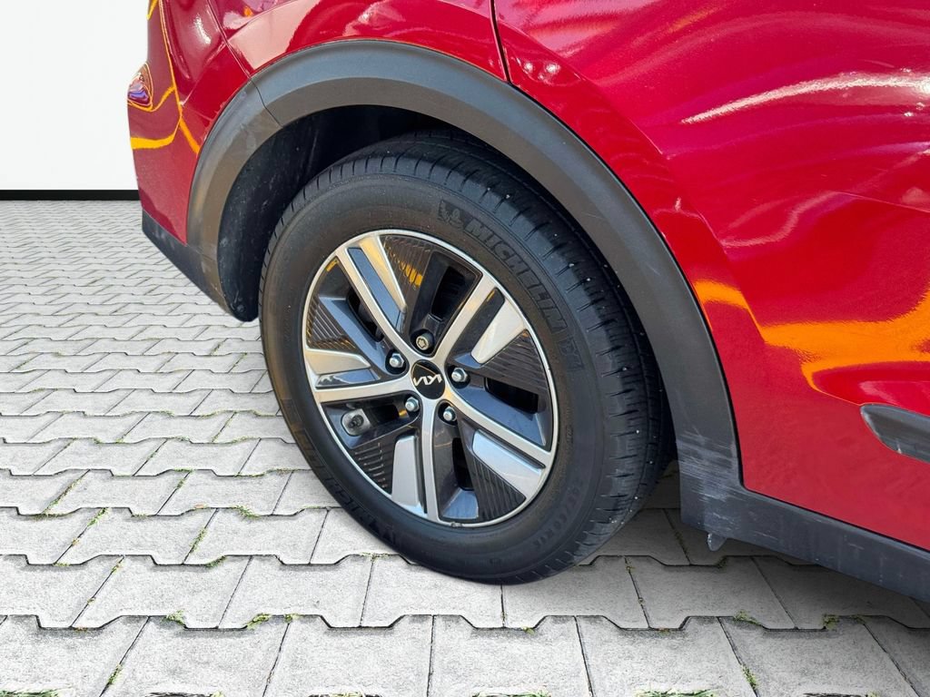 Certified 2022 Kia Niro EX Premium FWD image 4