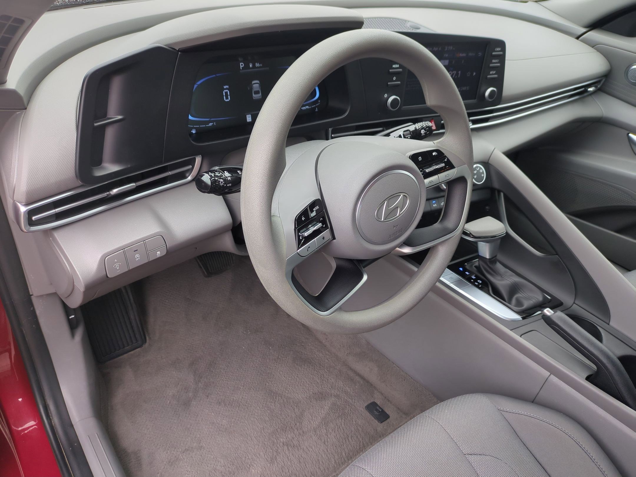 Certified 2024 Hyundai Elantra SE FWD image 7