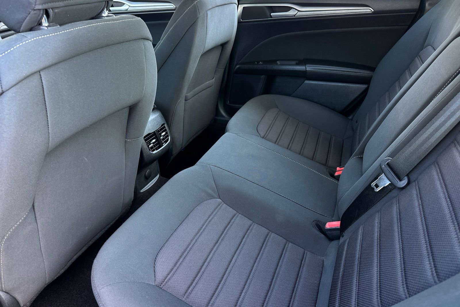 Certified 2020 Ford Fusion SE FWD image 11