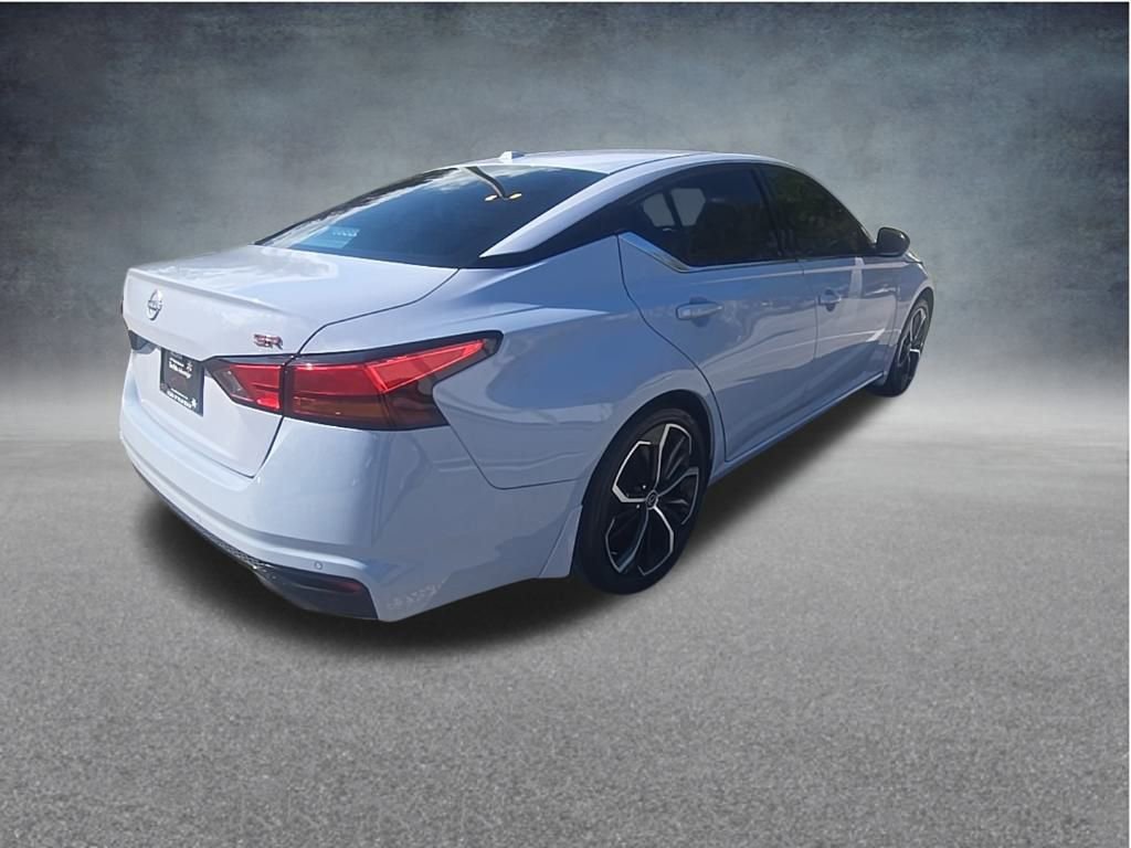 Used 2024 Nissan Altima 2.5 SR w/ SR Premium Package image 5