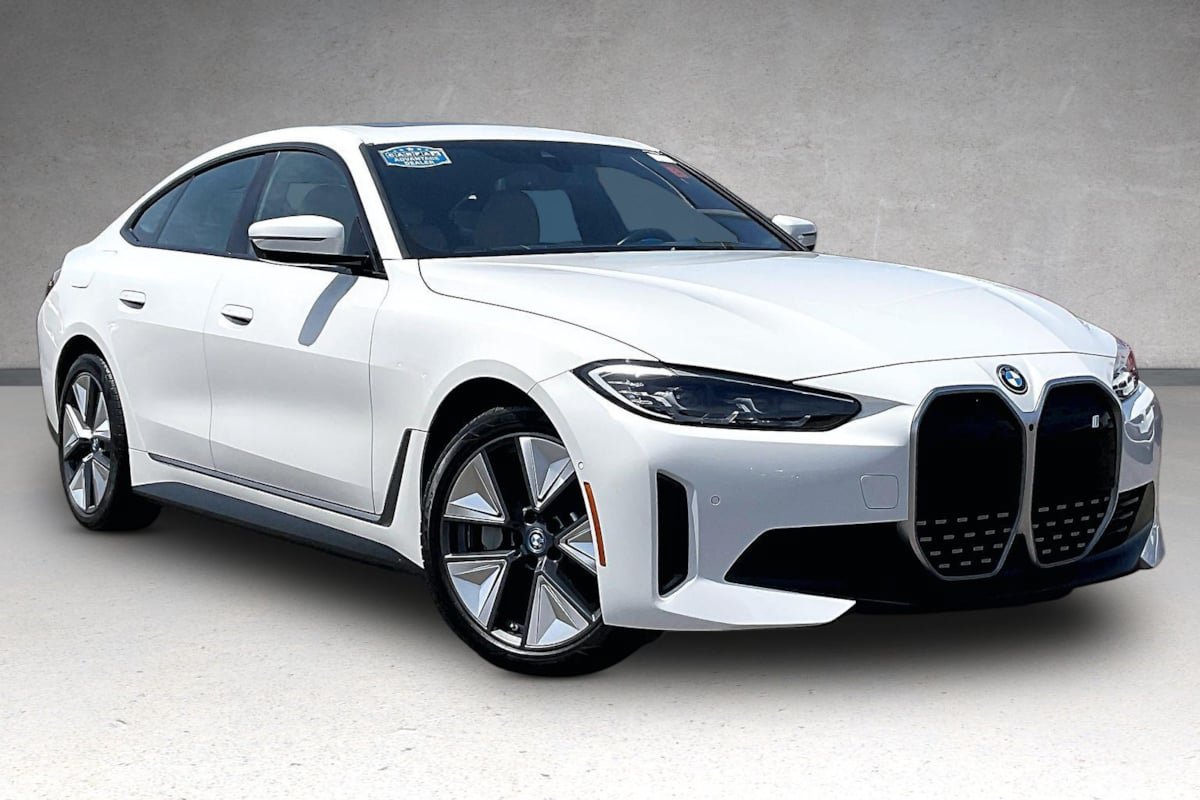 Used 2023 BMW i4 eDrive40 w/ Premium Package RWD image 2
