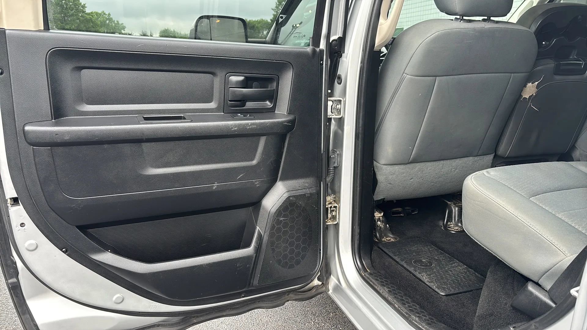 Used 2014 RAM 3500 Tradesman w/ Chrome Appearance Group image 10