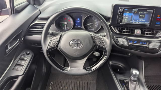 Used 2018 Toyota C-HR XLE FWD image 23
