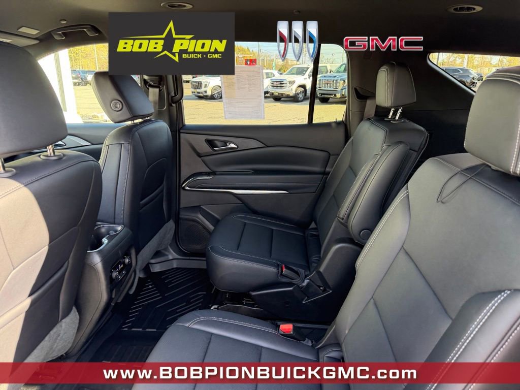 Used 2026 Chevrolet Traverse LT w/ Midnight/Sport Edition AWD/4WD image 8