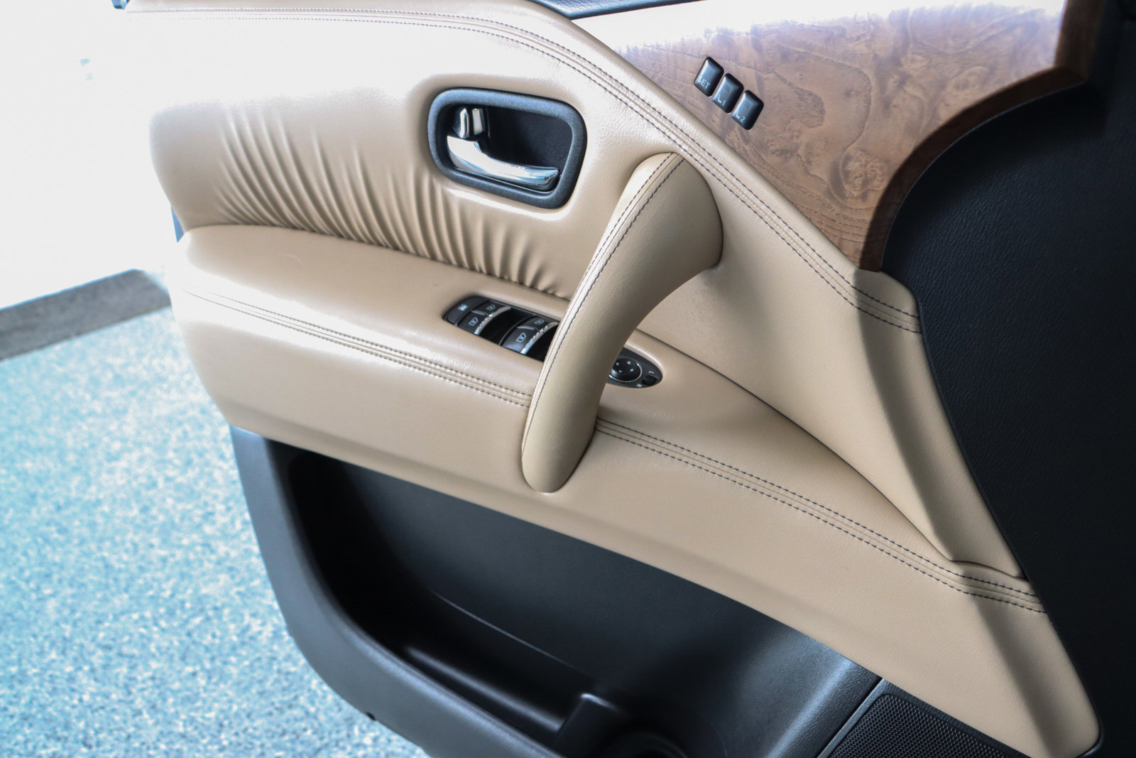 Used 2022 Nissan Armada SL w/ Captain's Chairs Package image 23