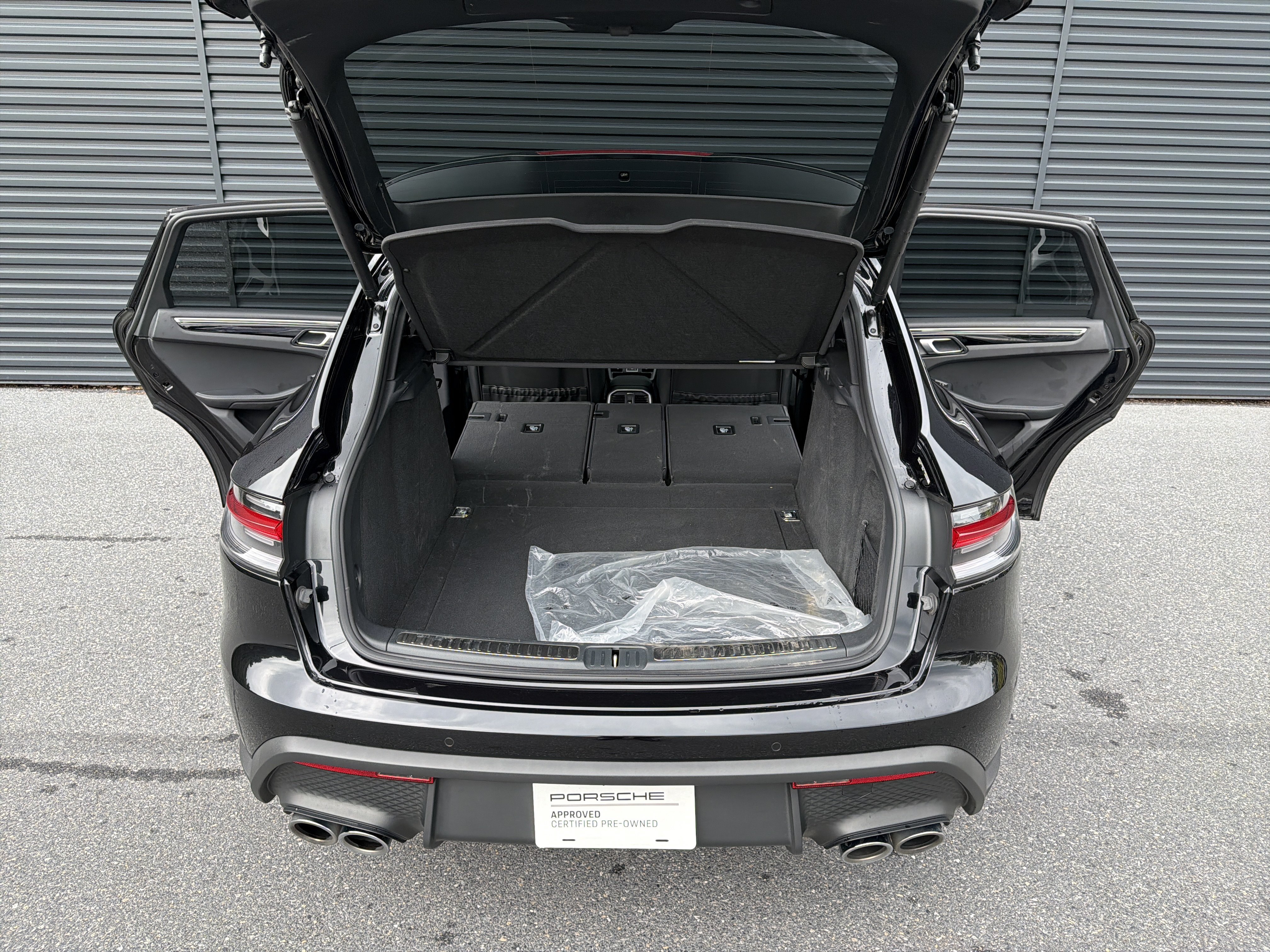 New 2026 Porsche Macan AWD/4WD image 30
