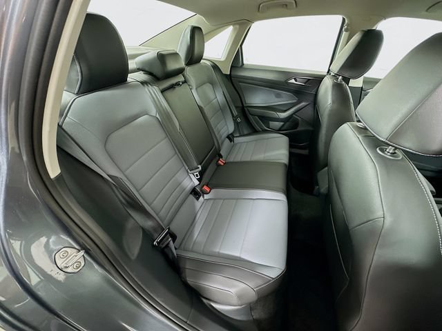 Used 2025 Volkswagen Jetta SE FWD image 8