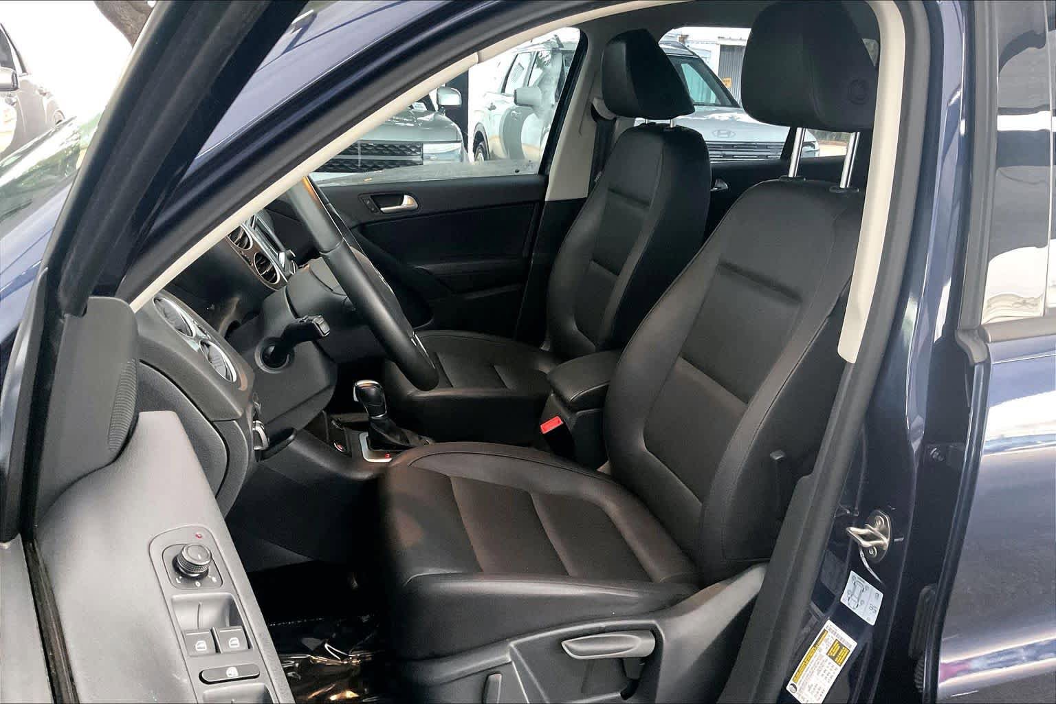 Used 2016 Volkswagen Tiguan S FWD image 8