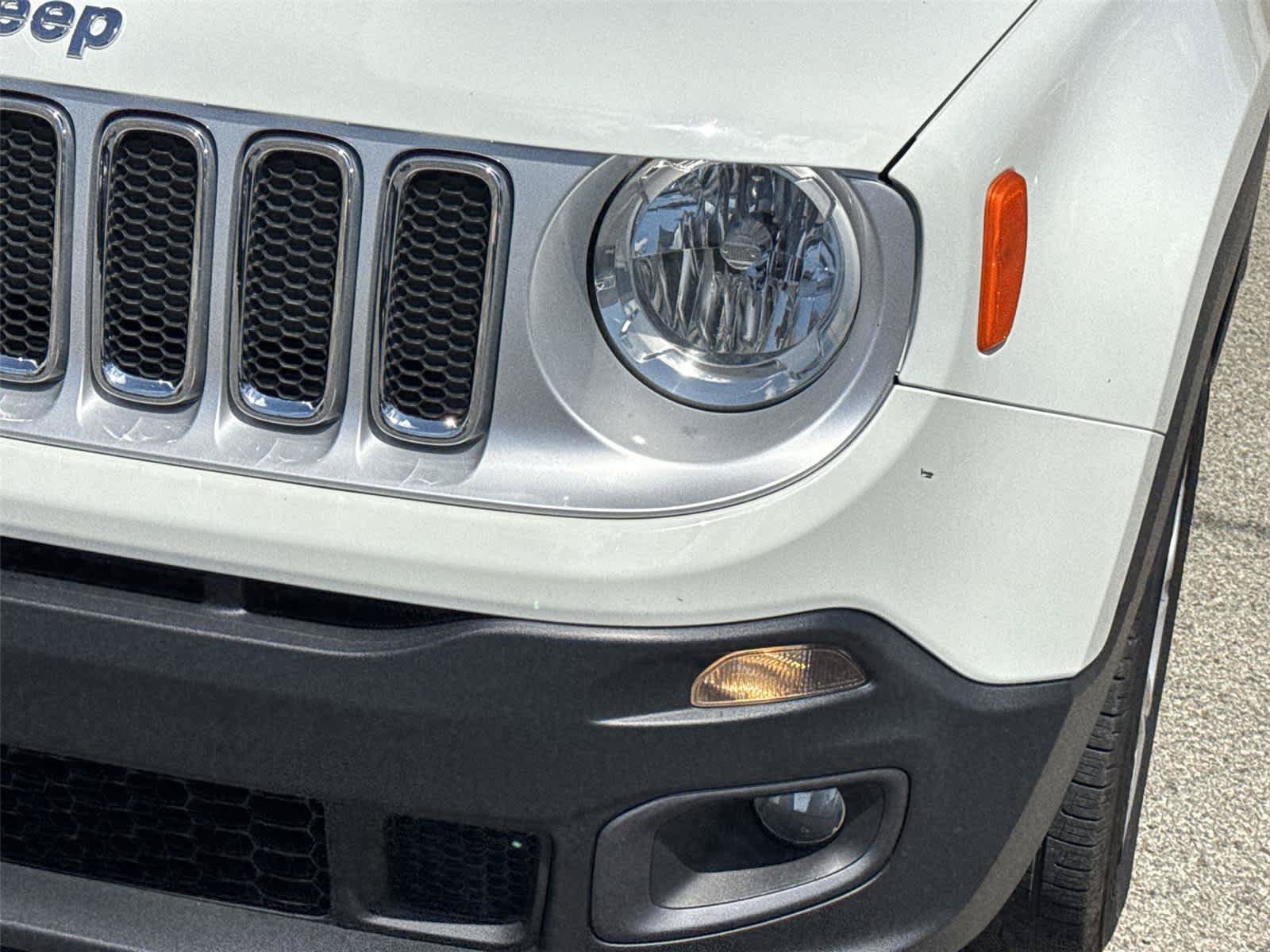 Used 2016 Jeep Renegade Limited AWD/4WD image 9